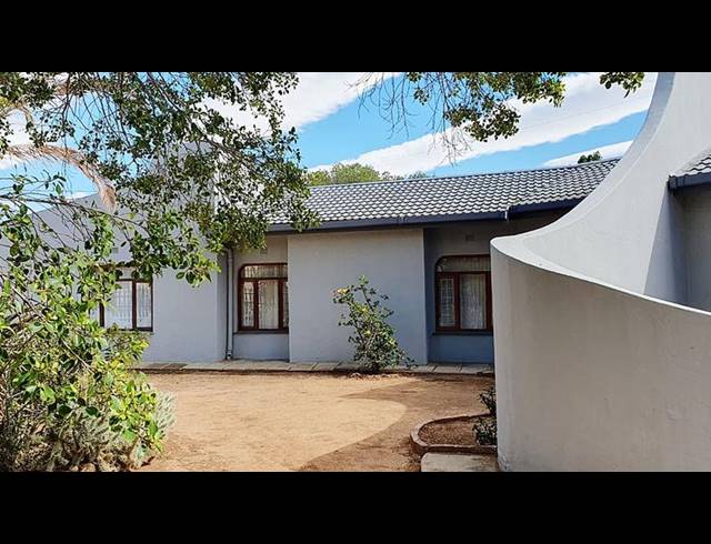 4 BEDROOM HOUSE FOR SALE IN WEST BANK